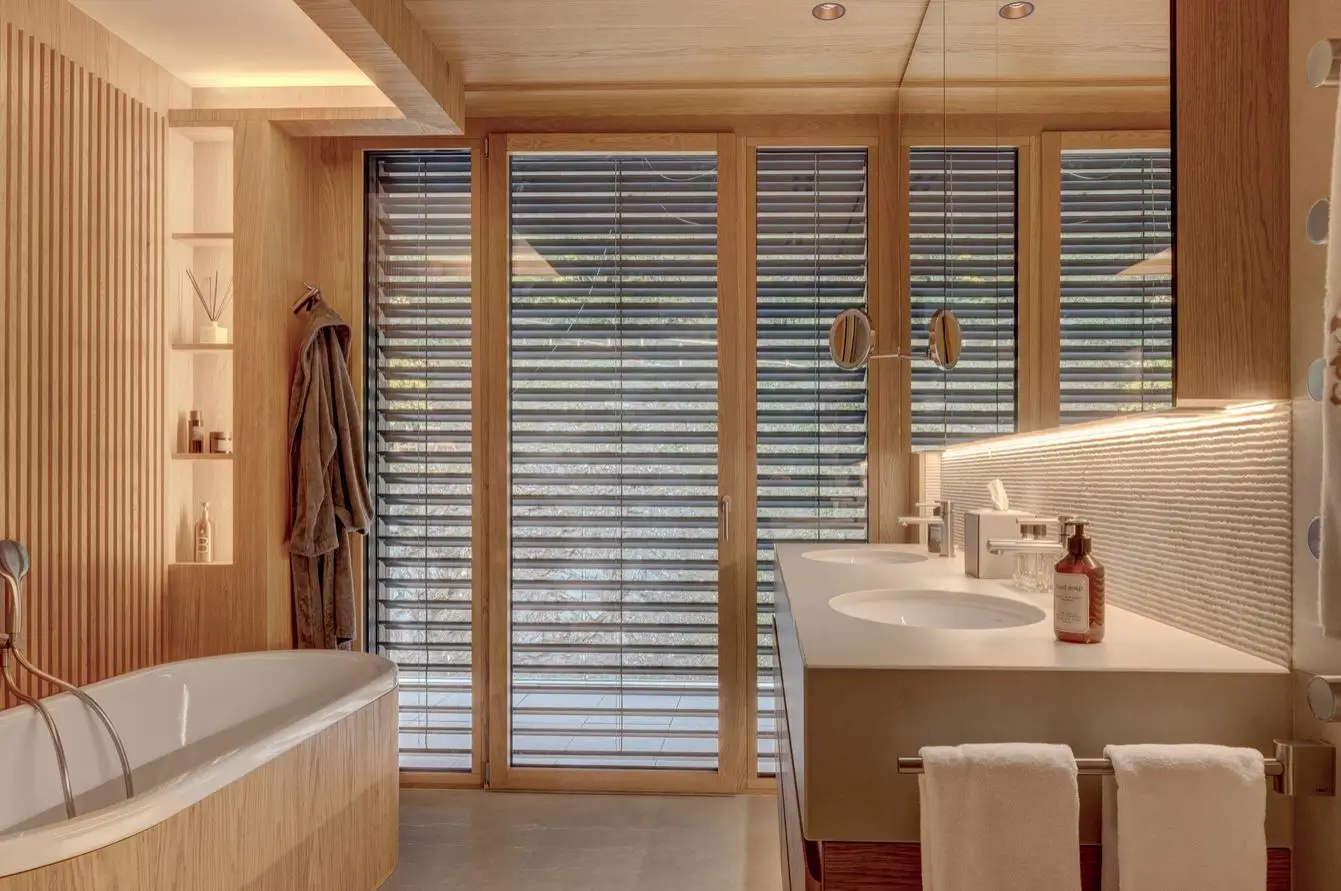 Master bathroom tub